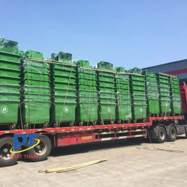 Xe tải vận chuyển đơn hàng thùng rác 660L số lượng lớn đến khách hàng